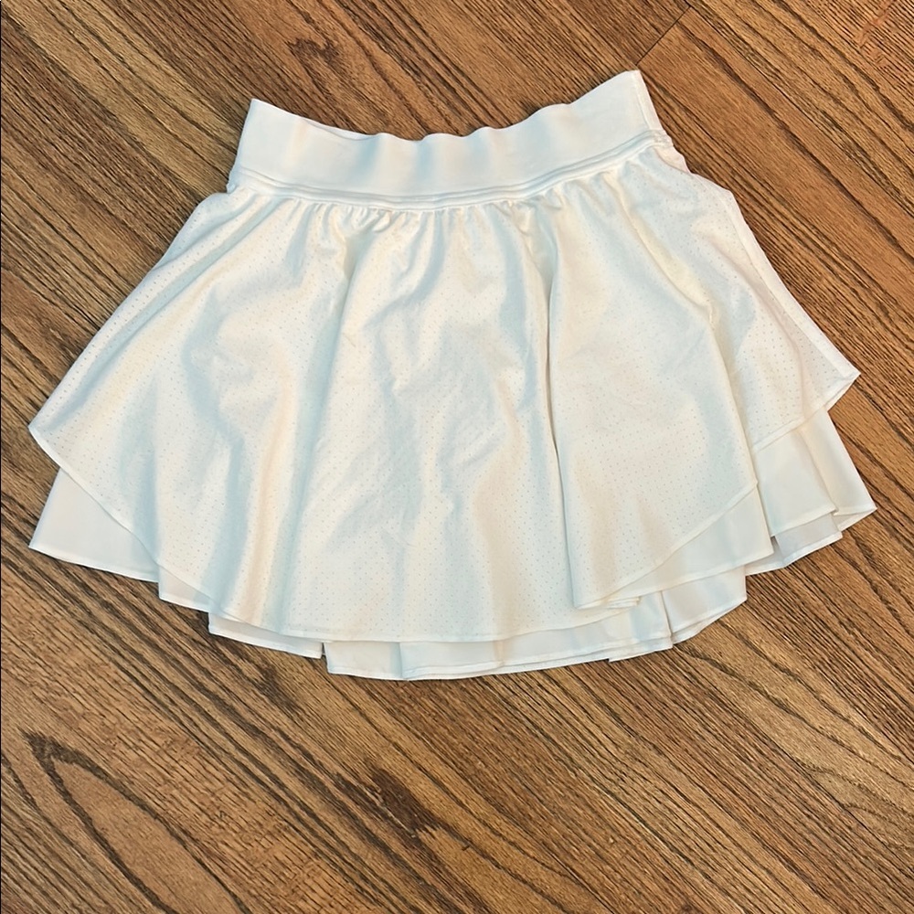 Lululemon | Women's Court Rival High Rise Tennis Skirt White- Size 4